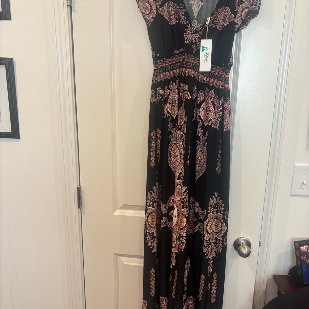 Elegant Black and Pink Maxi Dress